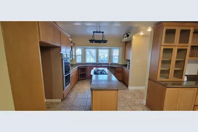 9750 S Tayside Dr W, South Jordan, UT 84009 - Photo 7