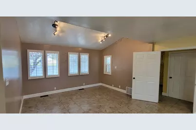 9750 S Tayside Dr W, South Jordan, UT 84009 - Photo 9