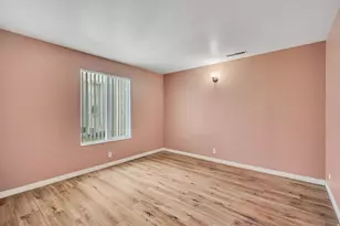 875 E Arrowhead Ln S, Murray, UT 84107 - Photo 9