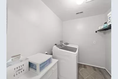 8732 S Oakwood Cir, Sandy, UT 84094 - Photo 11