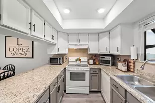 8732 S Oakwood Park Creek, Sandy, UT 84094 - Photo 7