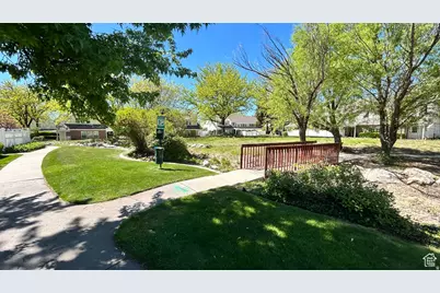 271 Brookfield Ln, Centerville, UT 84014 - Photo 29