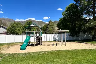 271 Brookfield Ln, Centerville, UT 84014 - Photo 21