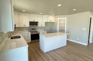 2339 E Sego Lily Dr, Eagle Mountain, UT 84005 - Photo 7