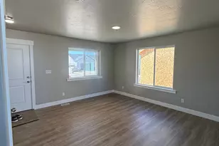 2339 E Sego Lily Dr, Eagle Mountain, UT 84005 - Photo 3