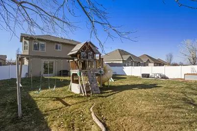 2057 S James Cir, Clearfield, UT 84015 - Photo 25
