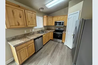 617 S 375 W, Ogden, UT 84404 - Photo 5