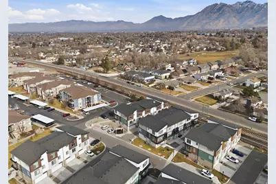 132 Chambord Ct E, Sandy, UT 84070 - Photo 41