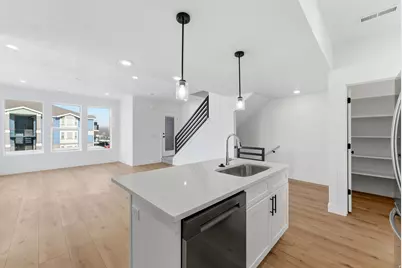 132 Chambord Ct E, Sandy, UT 84070 - Photo 3