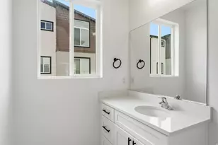 132 Chambord Ct E, Sandy, UT 84070 - Photo 15