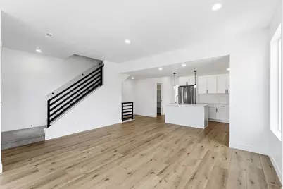 132 Chambord Ct E, Sandy, UT 84070 - Photo 17