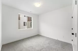 136 Chambord Ct E, Sandy, UT 84070 - Photo 19