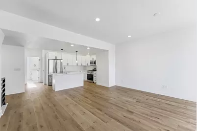 136 Chambord Ct E, Sandy, UT 84070 - Photo 15