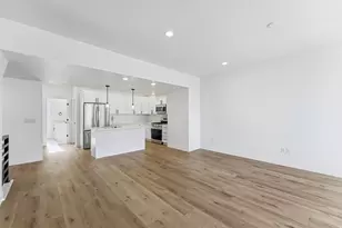 136 Chambord Ct E, Sandy, UT 84070 - Photo 15