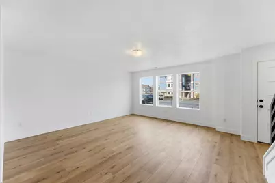 136 Chambord Ct E, Sandy, UT 84070 - Photo 7