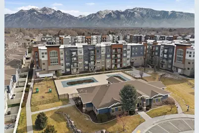 136 Chambord Ct E, Sandy, UT 84070 - Photo 3