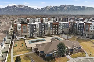 136 Chambord Ct E, Sandy, UT 84070 - Photo 3