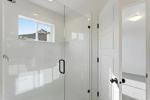 136 Chambord Ct E, Sandy, UT 84070 - Photo 33