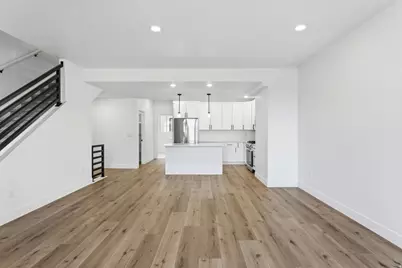 138 Chambord Ct E, Sandy, UT 84070 - Photo 19