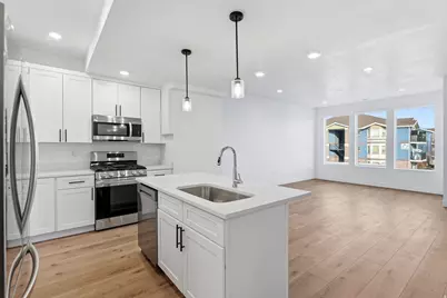 138 Chambord Ct E, Sandy, UT 84070 - Photo 11