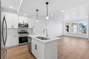 138 Chambord Ct E, Sandy, UT 84070 - Photo 11