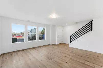 138 Chambord Ct E, Sandy, UT 84070 - Photo 5