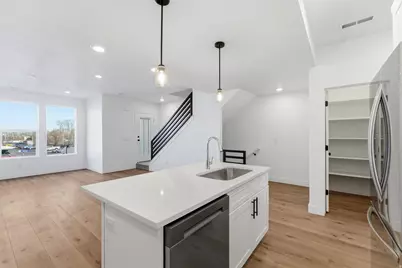 138 Chambord Ct E, Sandy, UT 84070 - Photo 15