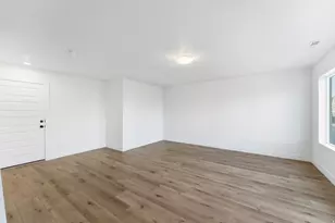 138 Chambord Ct E, Sandy, UT 84070 - Photo 3