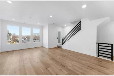 138 Chambord Ct E, Sandy, UT 84070 - Photo 17