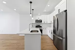 140 Chambord Ct E, Sandy, UT 84070 - Photo 3