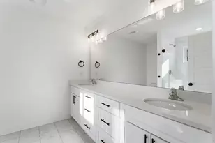 140 Chambord Ct E, Sandy, UT 84070 - Photo 27