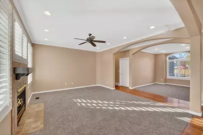 586 E Creekview Dr, Murray, UT 84107 - Photo 7