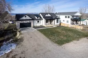 368 S 300 E, Mount Pleasant, UT 84647 - Photo 3