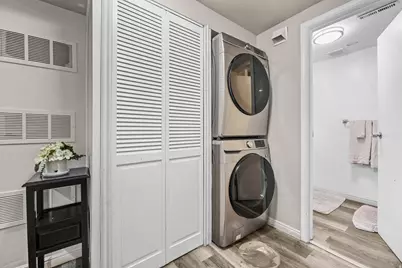 7609 N Mountain View Rd, Lake Point, UT 84074 - Photo 13