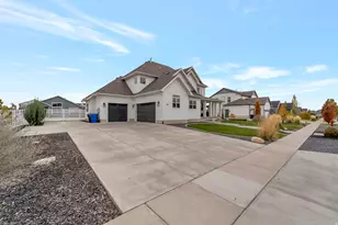 1633 W Alpenglow Cir, Farmington, UT 84025 - Photo 3