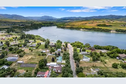 127 W Main St, Hyrum, UT 84319 - Photo 11