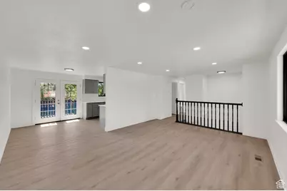 282 E 925 S, Layton, UT 84041 - Photo 3
