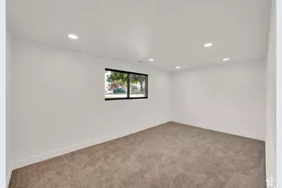 282 E 925 S, Layton, UT 84041 - Photo 9
