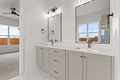 4851 W 2820 S #7, Hurricane, UT 84737 - Photo 11