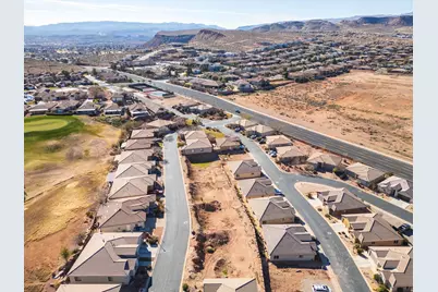 2261 S Tonaquint Dr #11, Saint George, UT 84770 - Photo 13