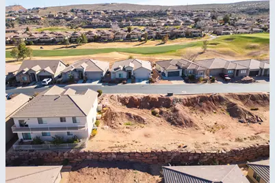 2261 S Tonaquint Dr #11, Saint George, UT 84770 - Photo 1