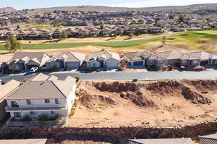 2261 S Tonaquint Dr, Saint George, UT 84770 - Photo 1