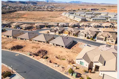 2261 S Tonaquint Dr #11, Saint George, UT 84770 - Photo 5