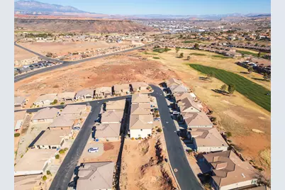 2261 S Tonaquint Dr #11, Saint George, UT 84770 - Photo 17