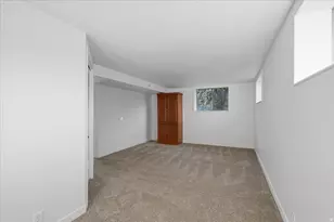 2100 W Theckston Rd, Taylorsville, UT 84129 - Photo 23