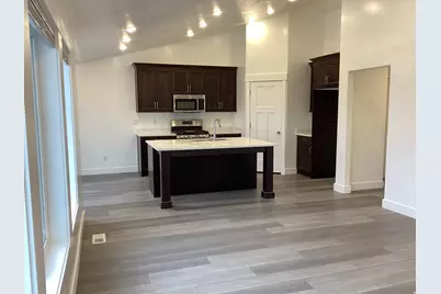 352 S Amber Field Dr, Grantsville, UT 84029 - Photo 7