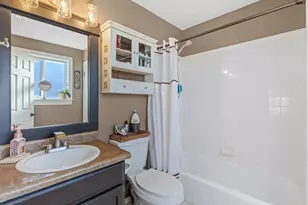 11270 S Farnsworth Ln, Sandy, UT 84070 - Photo 9