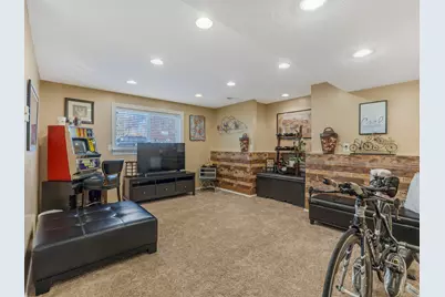 11270 S Farnsworth Ln, Sandy, UT 84070 - Photo 19