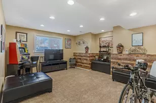 11270 S Farnsworth Ln, Sandy, UT 84070 - Photo 19