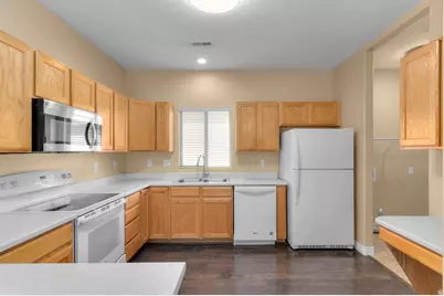 5203 W Swift Water Way, West Jordan, UT 84081 - Photo 9